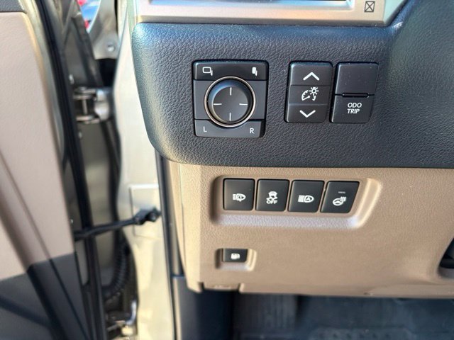 Used 2021 Lexus GX 460 Premium w/ Premium Package AWD/4WD image 24
