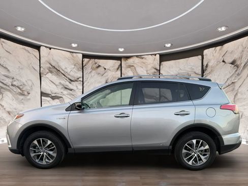 Used 2017 Toyota RAV4 XLE w/ All Weather Liner Package AWD/4WD image 5