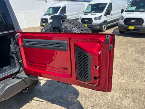 New 2026 Ford Bronco Badlands AWD/4WD image 14