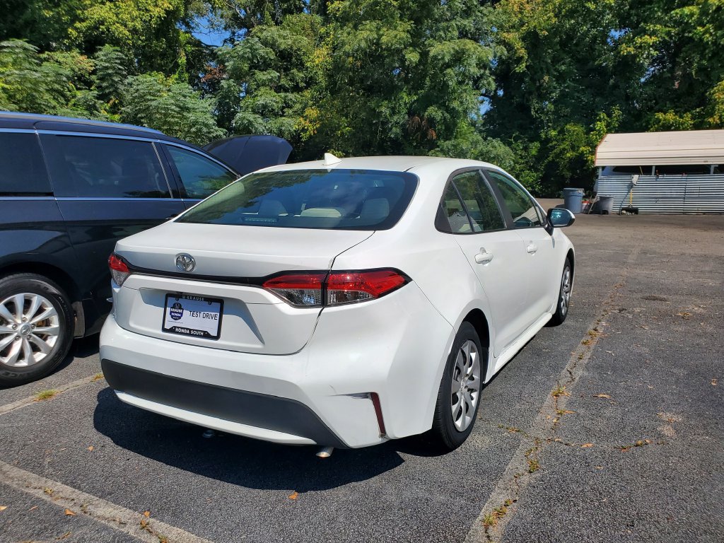 Used 2022 Toyota Corolla LE FWD image 7