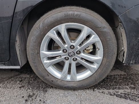 Used 2021 Toyota Sienna Platinum image 11