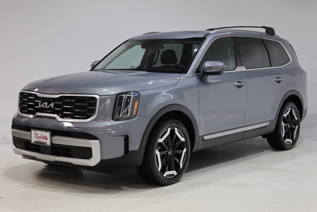 Used 2025 Kia Telluride S AWD/4WD image 3