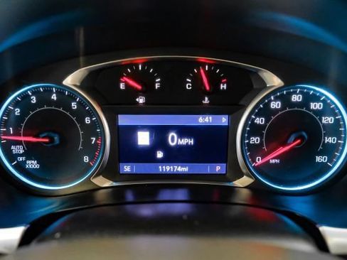 Used 2020 Chevrolet Traverse RS FWD image 26