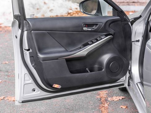 Used 2015 Lexus IS 350 AWD w/ Navigation System Package image 22