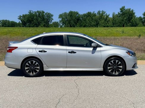 Used 2019 Nissan Sentra SR FWD image 38