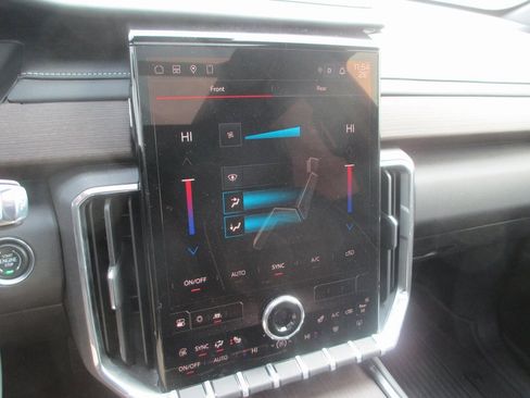 Certified 2024 GMC Acadia Denali w/ Super Cruise Package image 28