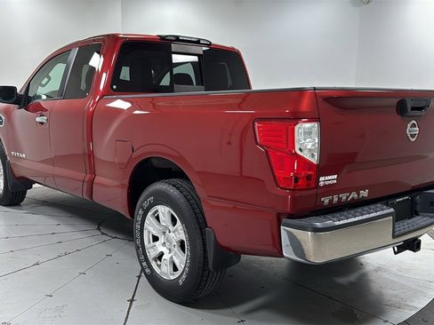 Used 2017 Nissan Titan SV image 7