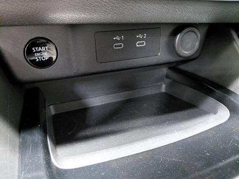 Used 2024 Nissan Rogue SV FWD image 29