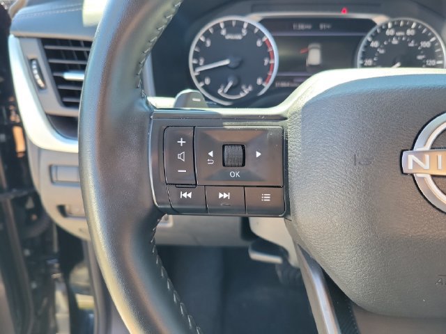 Used 2025 Nissan Rogue SV FWD image 15