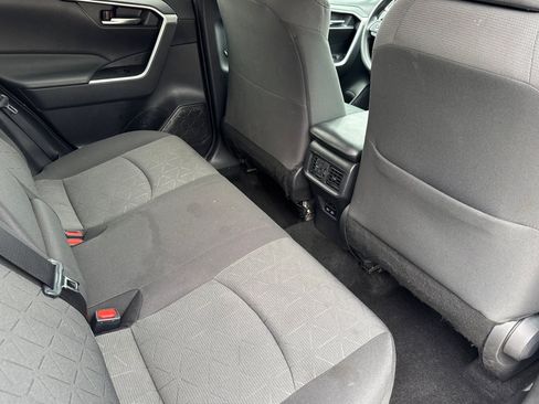 Used 2022 Toyota RAV4 XLE AWD/4WD image 31