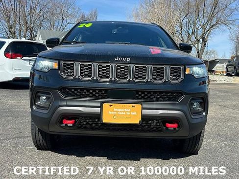 Used 2024 Jeep Compass Trailhawk image 2