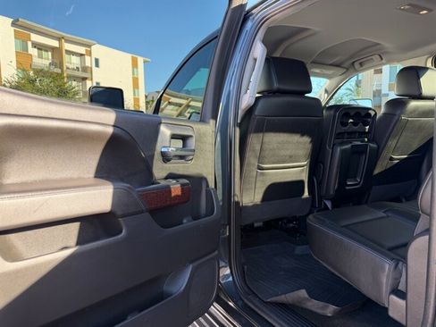 Used 2017 GMC Sierra 1500 SLT w/ Suspension Package, Off-Road AWD/4WD image 37