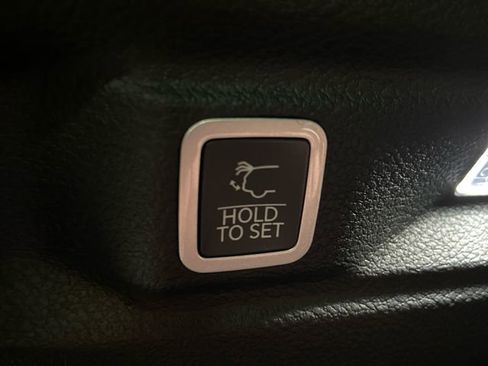 New 2026 Jeep Grand Cherokee L Laredo image 21