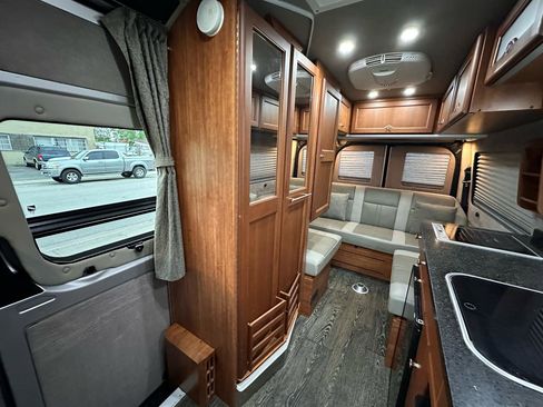 Used 2016 Mercedes-Benz Sprinter 2500 image 66
