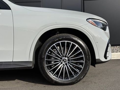 Used 2025 Mercedes-Benz GLC 300 GLC 300 image 12
