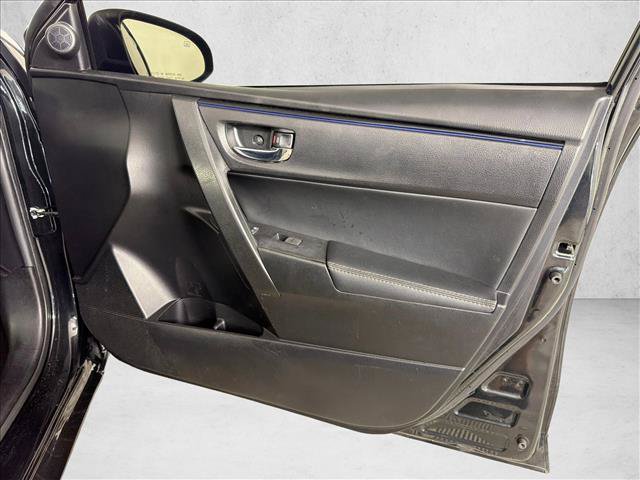 Used 2018 Toyota Corolla SE FWD image 14