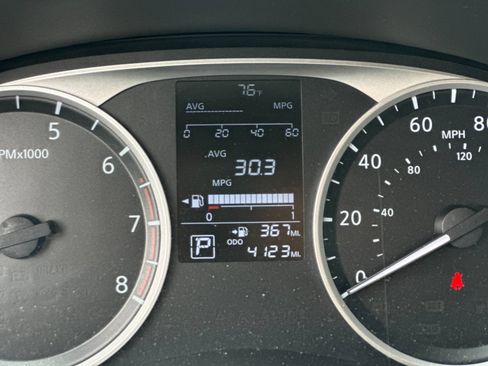 Used 2025 Nissan Versa S w/ S Plus Package FWD image 24