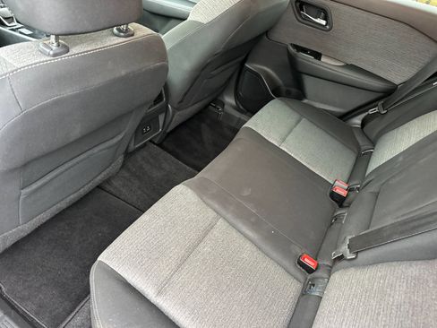 Used 2022 Nissan Rogue SV AWD/4WD image 11