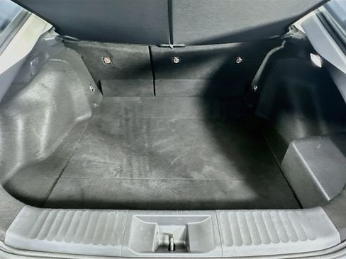 Used 2025 Toyota Prius LE FWD image 29