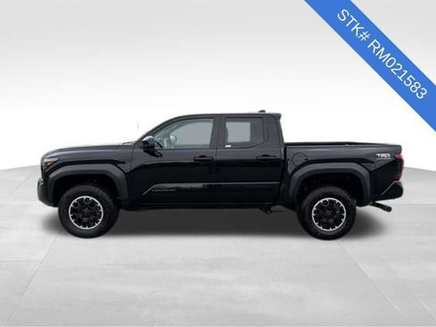 Used 2024 Toyota Tacoma TRD Off-Road image 4
