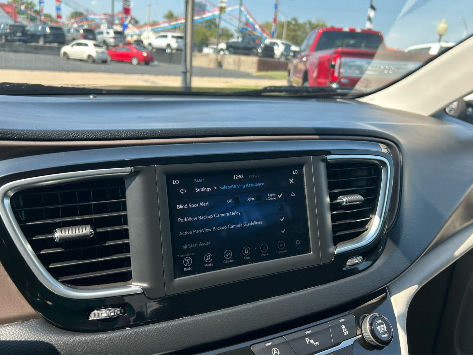 Used 2018 Chrysler Pacifica Touring Plus FWD image 40
