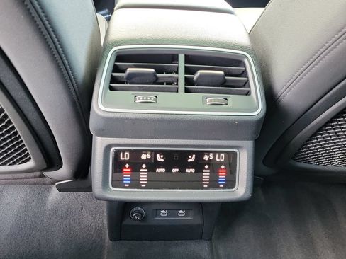 Used 2021 Audi e-tron Premium w/ Convenience Plus Package AWD/4WD image 15