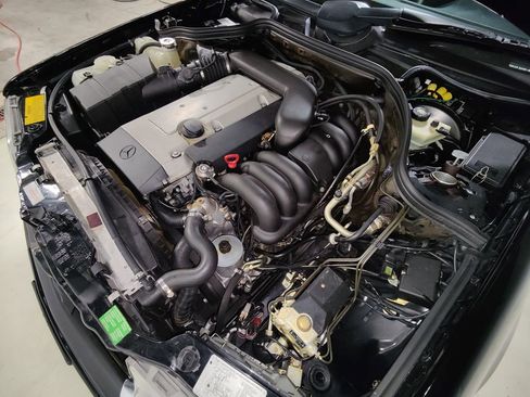 Used 1995 Mercedes-Benz E 320 Convertible image 5