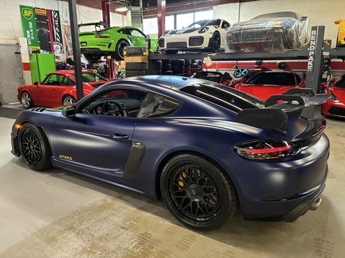 Used 2025 Porsche 718 Cayman GT4 RS RWD image 15