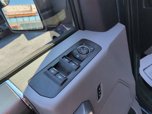 Used 2019 Ford F150 XLT w/ Equipment Group 302A Luxury AWD/4WD image 11