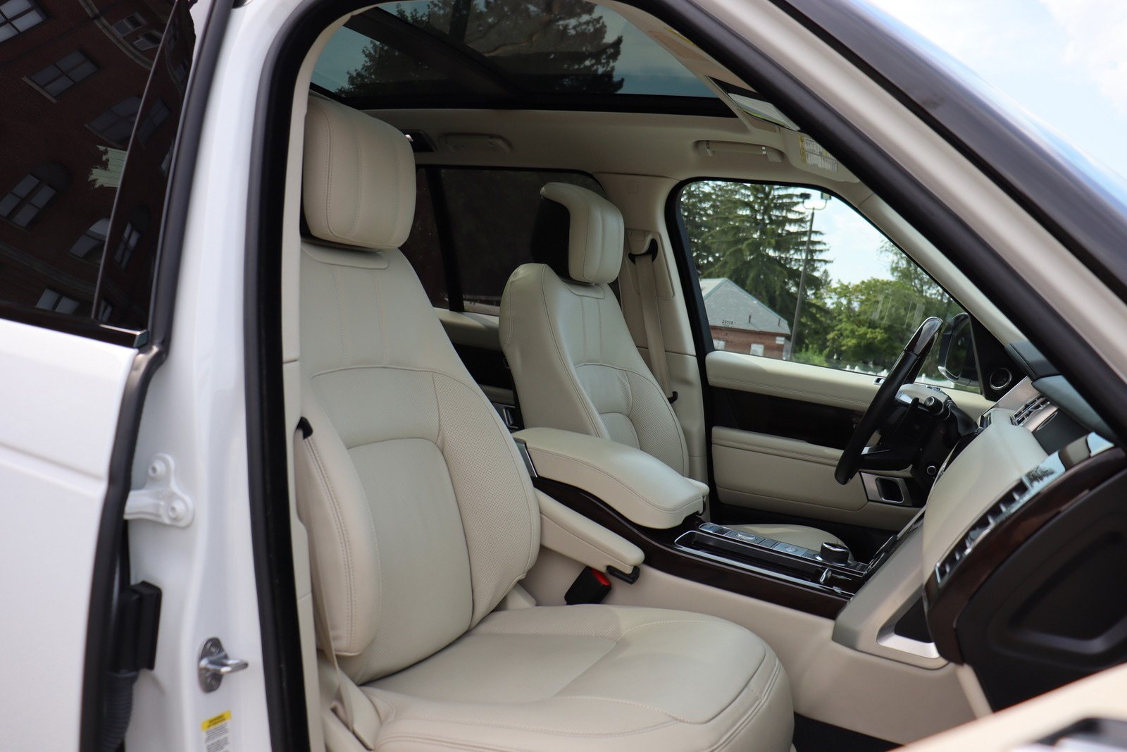 Used 2021 Land Rover Range Rover HSE AWD/4WD image 22