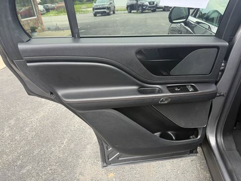 Used 2022 Lincoln Aviator 2WD image 17
