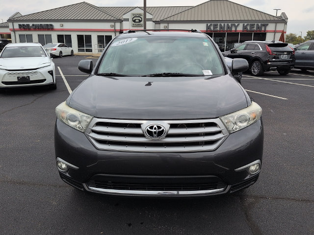 Used 2012 Toyota Highlander SE w/ Tow Pkg AWD/4WD image 2