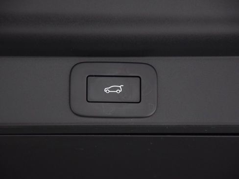 Used 2023 Land Rover Range Rover SE image 36