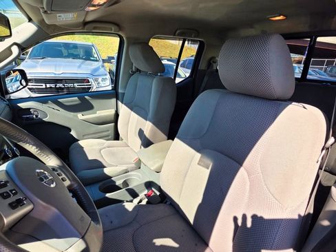 Used 2016 Nissan Frontier SV w/ SV Value Truck Package image 12