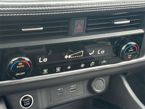 Certified 2023 Nissan Rogue SV image 15