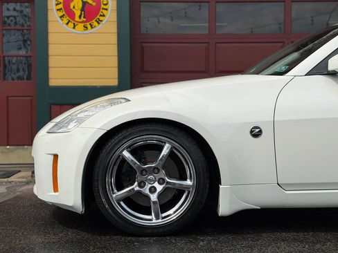 Used 2006 Nissan 350Z Touring RWD image 34