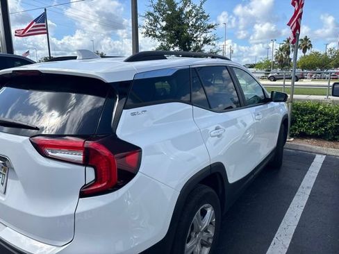 Used 2023 GMC Terrain SLE w/ Driver Convenience Package FWD image 3