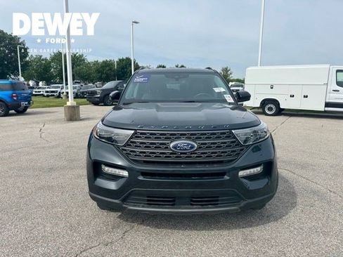 Used 2022 Ford Explorer XLT w/ Equipment Group 202A AWD/4WD image 3