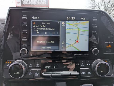 Certified 2022 Toyota Highlander XLE image 21