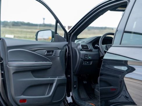 Used 2024 Honda Passport TrailSport image 18