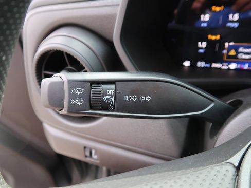 Certified 2025 Chevrolet Colorado W/T image 19