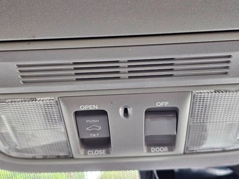 Used 2018 Honda Accord EX image 23