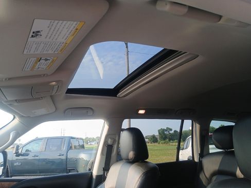 Used 2022 Nissan Armada SL RWD image 25
