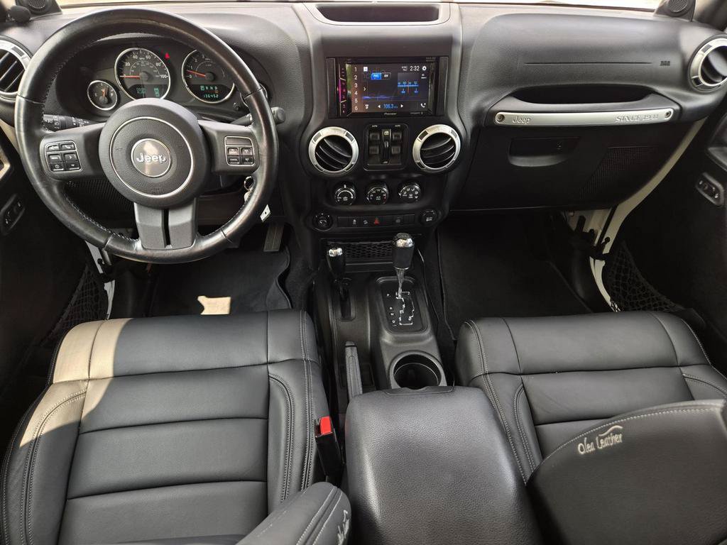 Used 2012 Jeep Wrangler Unlimited Sahara w/ Connectivity Group AWD/4WD image 16