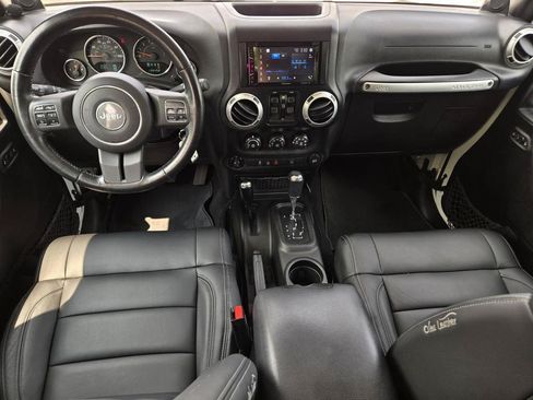 Used 2012 Jeep Wrangler Unlimited Sahara w/ Connectivity Group AWD/4WD image 16