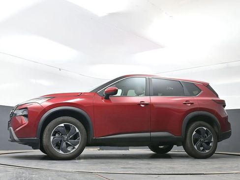 Used 2025 Nissan Rogue SV image 29