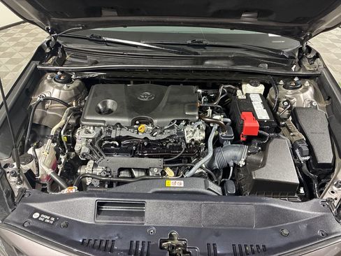 Used 2024 Toyota Camry SE image 6