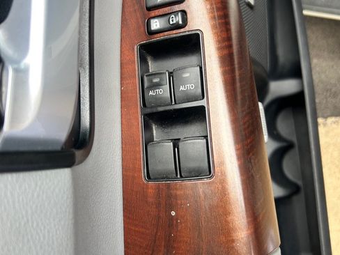 Used 2016 Toyota Sequoia Platinum AWD/4WD image 8