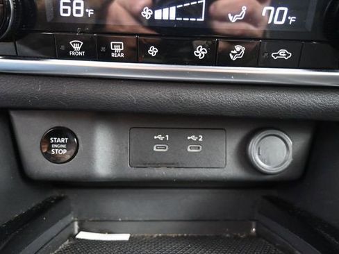 Used 2025 Nissan Rogue SV AWD/4WD image 22