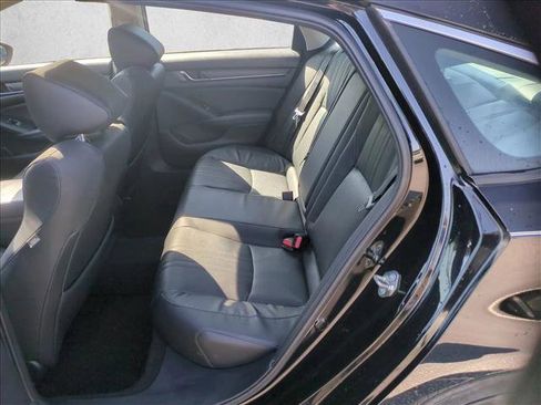 Used 2018 Honda Accord Touring image 20
